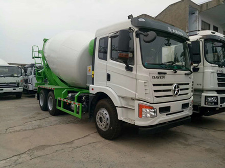 大運(yùn)10立方混凝土攪拌車